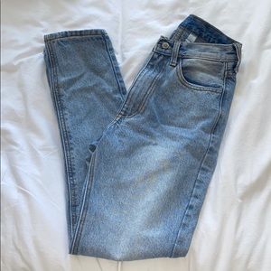 Brandy Melville/John Galt light wash jeans